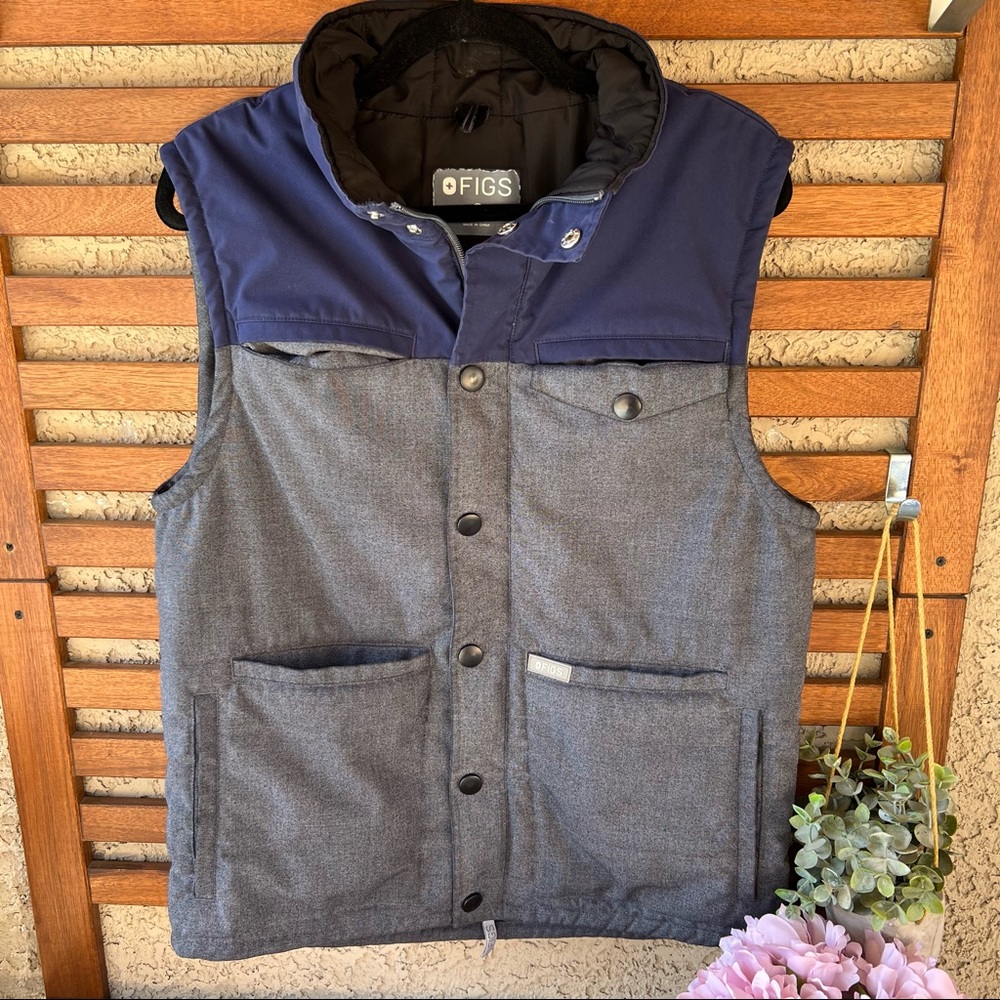 Figs Puffy Vest in Blue/Heather Gray